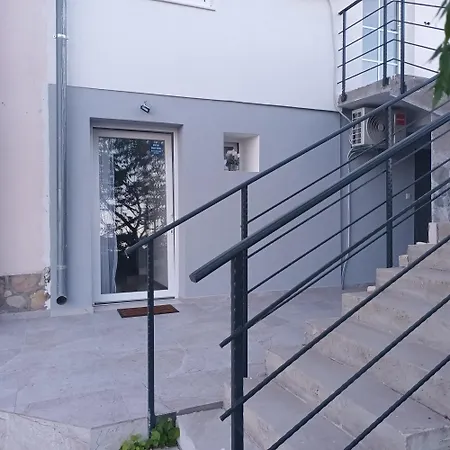 Apartman Skradin Nono * 斯克拉丁